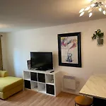 Modern 2-Bed, City Apartment