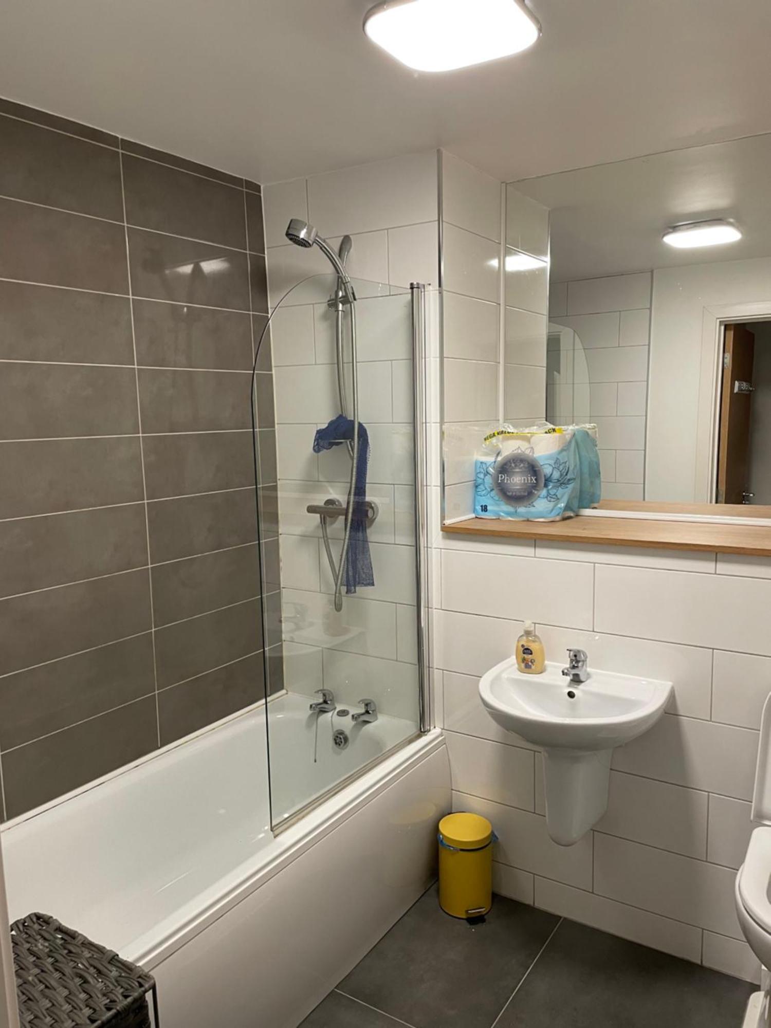 Modern 2-bed, City Apartment *
